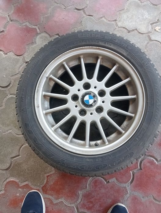 Vând 4roti BMW iarna