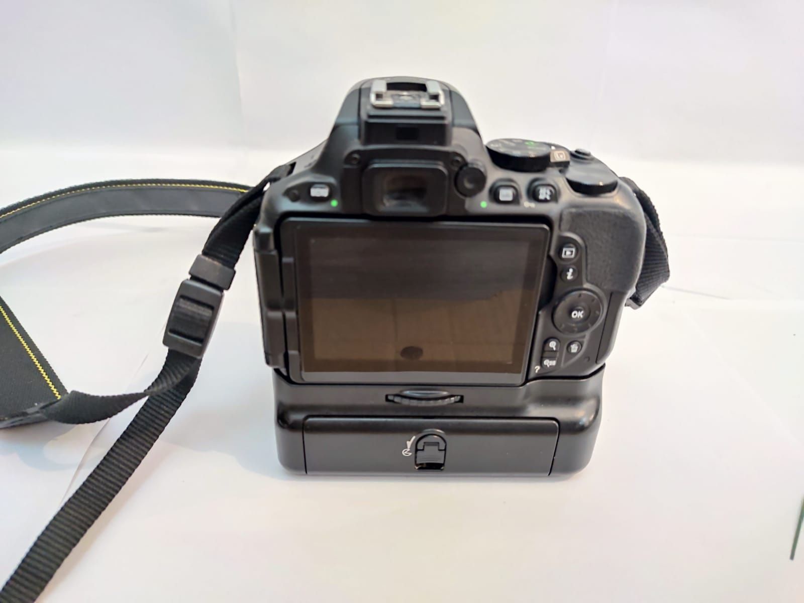 Nikon D5500 Body + Obiectiv Kit 18-55