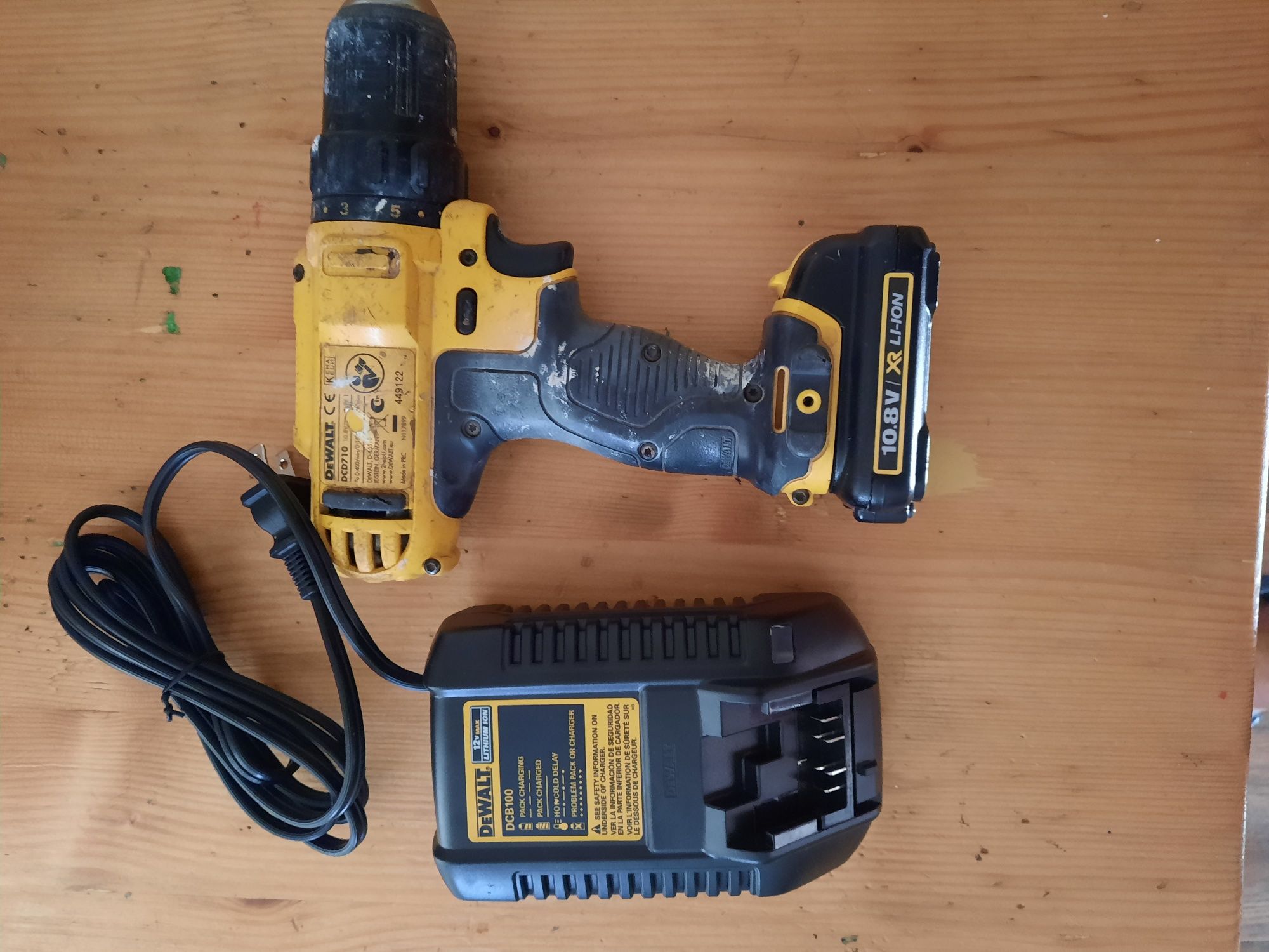 DeWalt Li-Ion DCD710 10.8v (винтоверт) Деволт