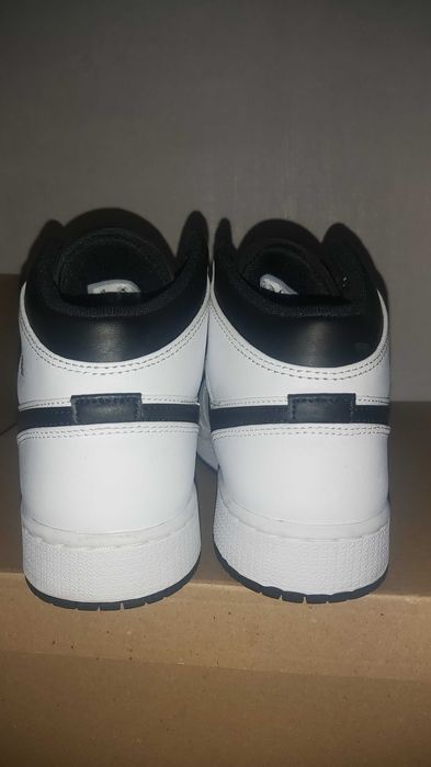 Nike Air Jordan 1 Mid "Reverse Panda" - Номер 40