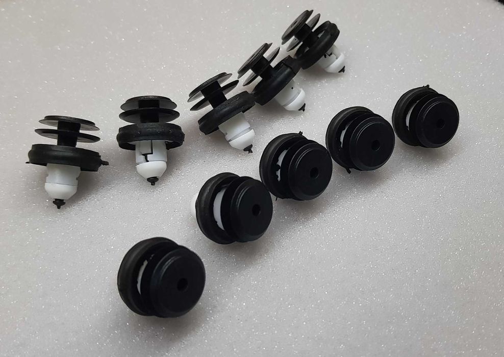 Clipsuri Suruburi Plastic Usa Portiera BMW G01 G02 G05 G06 G11 G20 G30