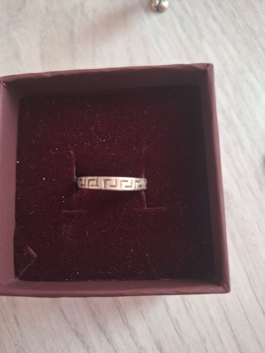 Vând bijuterii din argint