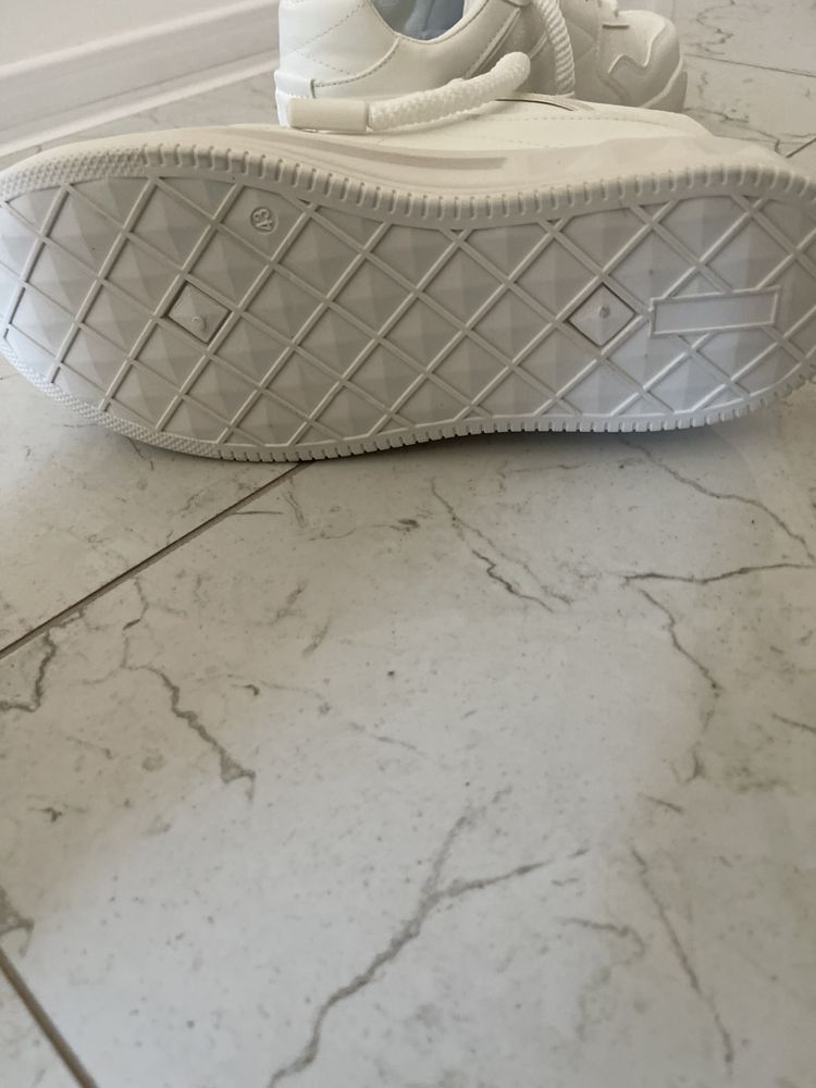 Adidasi albi Valentino unisex Noi