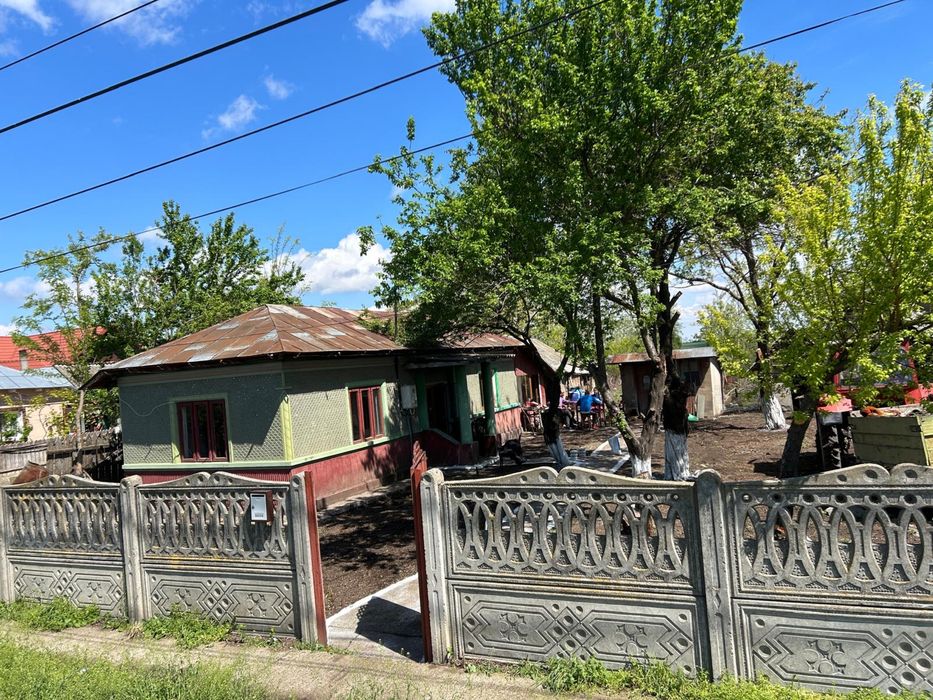Vand casa in comuna Movila Miresii