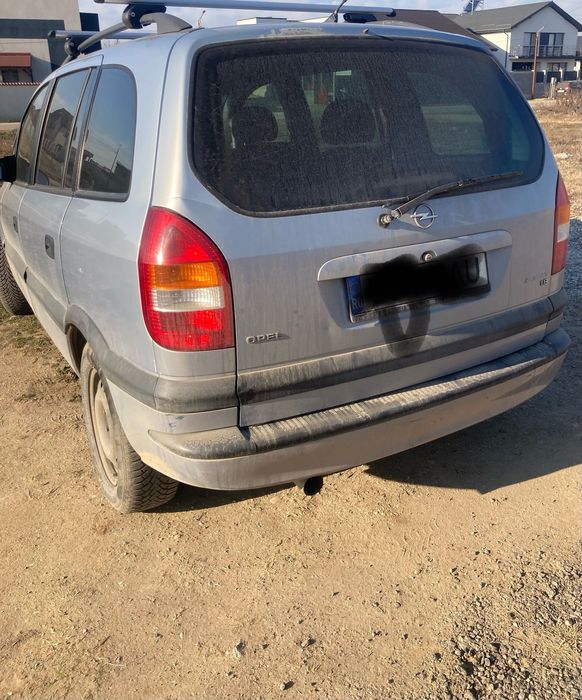 zafira 1,8 benzina cu gpl, 2002, 3500 lei. Funtionala