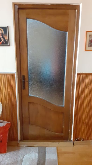 Vand 3 usi de lemn