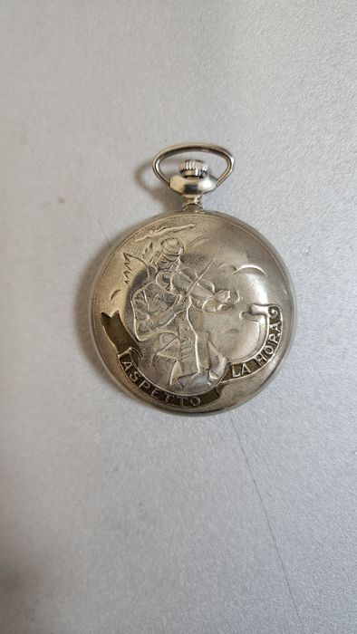 Продам советские механические часы молния