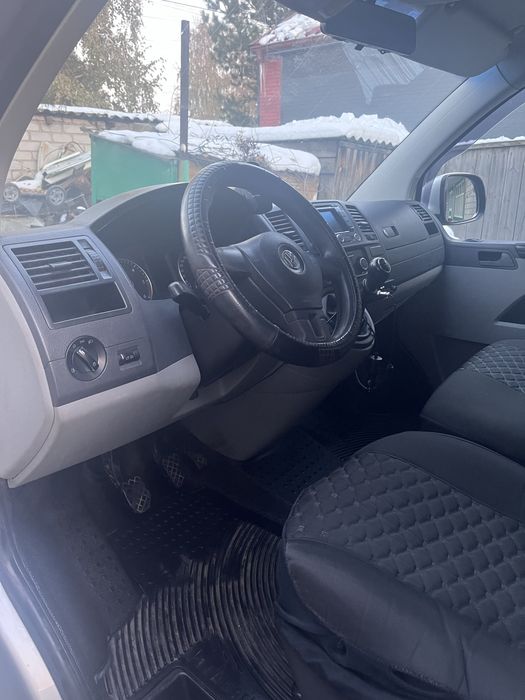 Volkswagen Caravela T5 rest