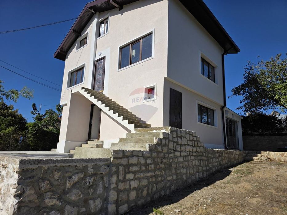 Къща на два етажа, с. Осеново, обл. Варна