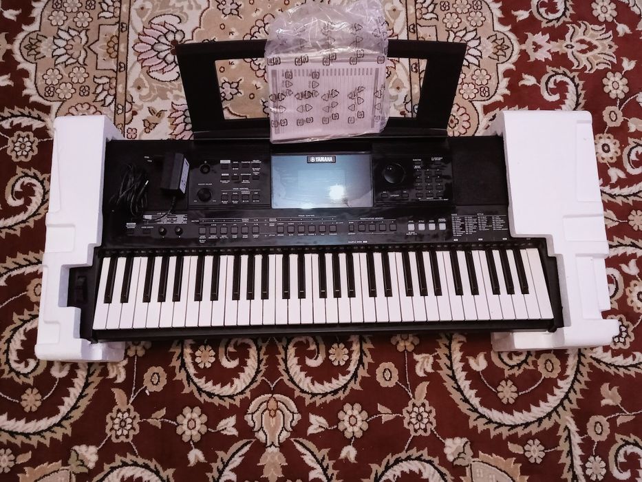 Yamaha E463 синтизатор