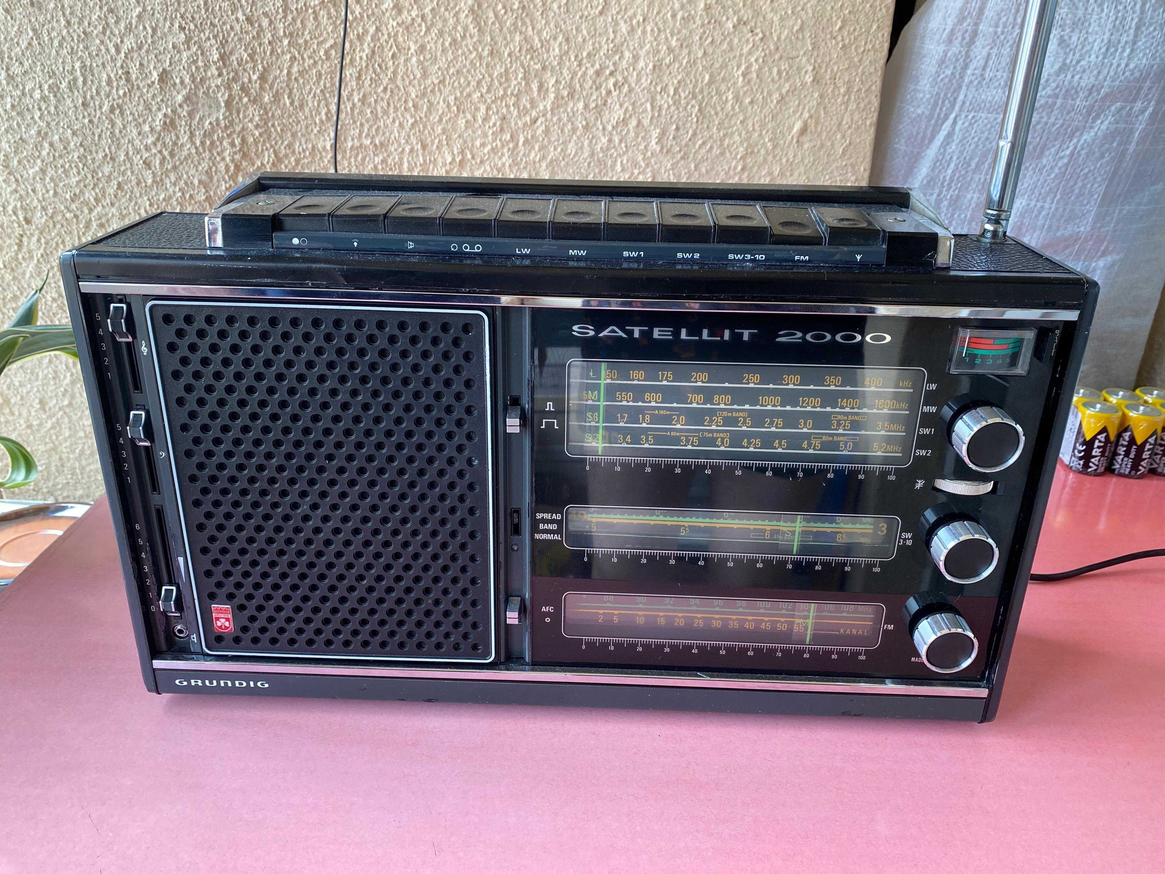 Radio Grundig Satellit 2000