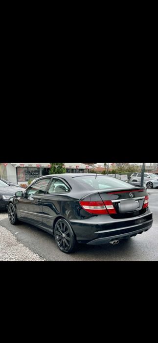 Лек автомобил Mercedes CLC200