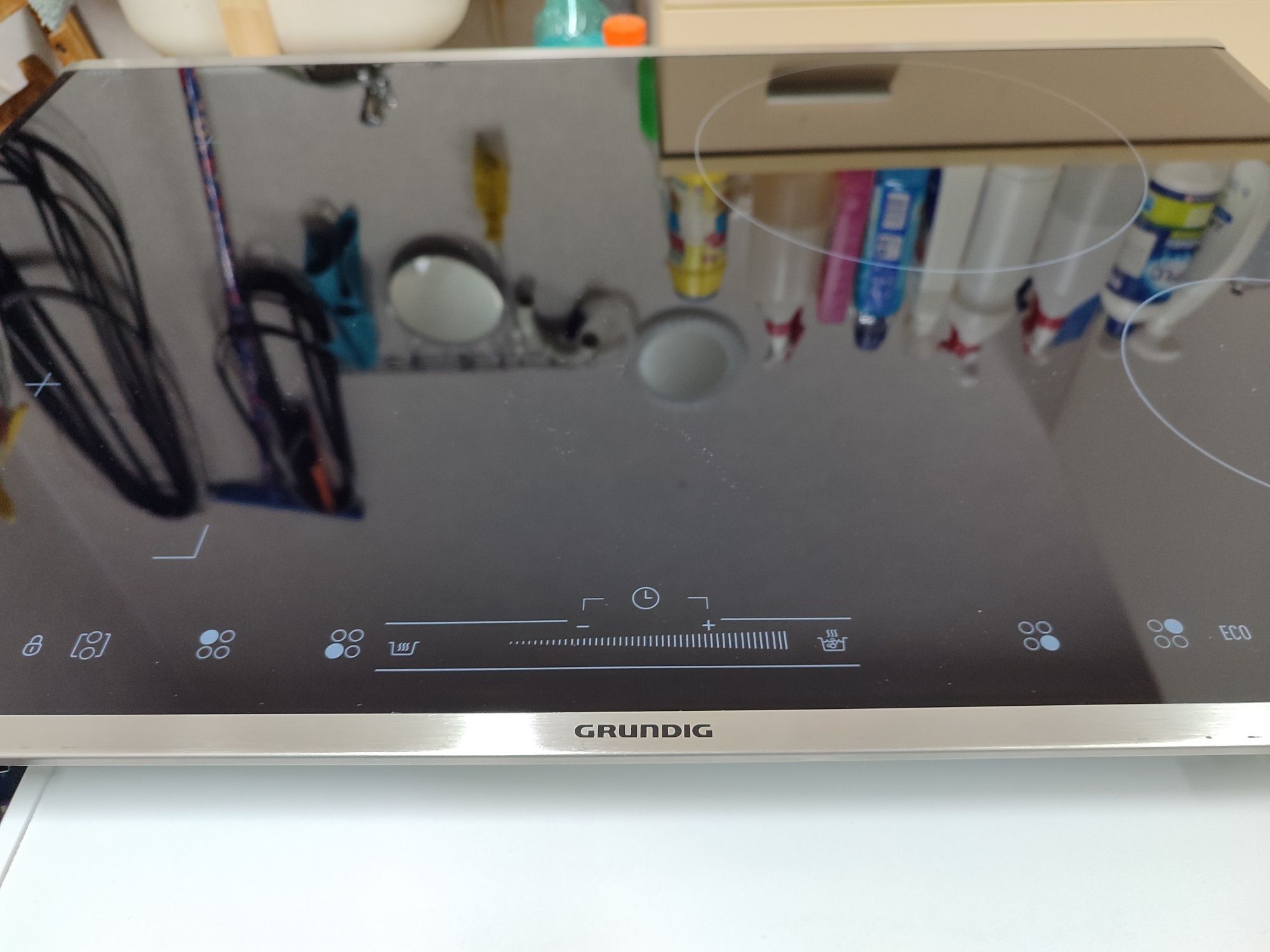 Индукционен плот Grundig - нов