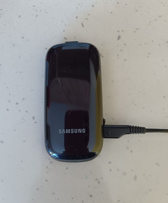 Мобилен телефон Samsung GT-E1270