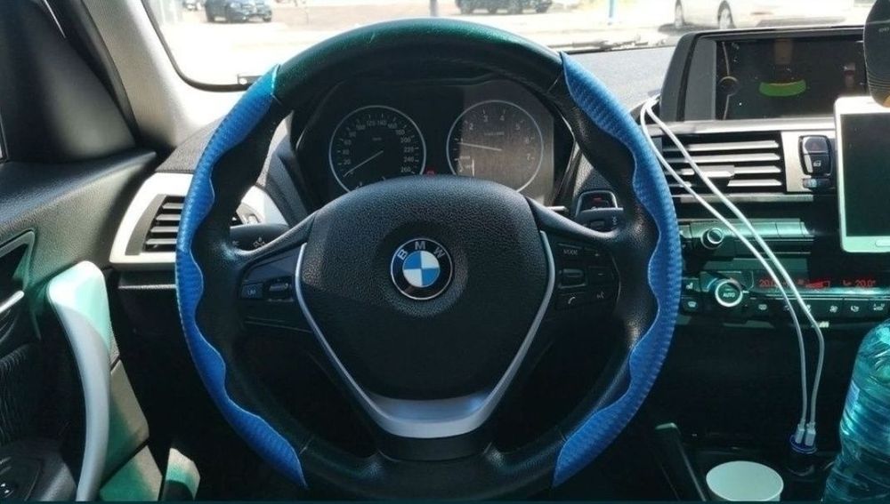 Model Husa Volan din 2buc, aspect sport, montaj rapid