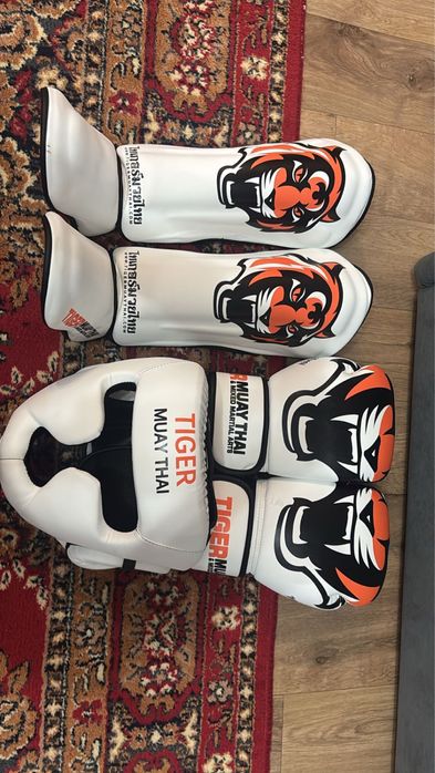 Перчатки голова ноги щитки