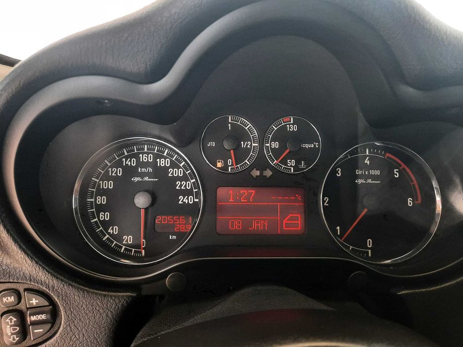 Alfa Romeo 147 SELECTIVE /1.9 DIESEL/Revizie ulei + Garantie 12 luni