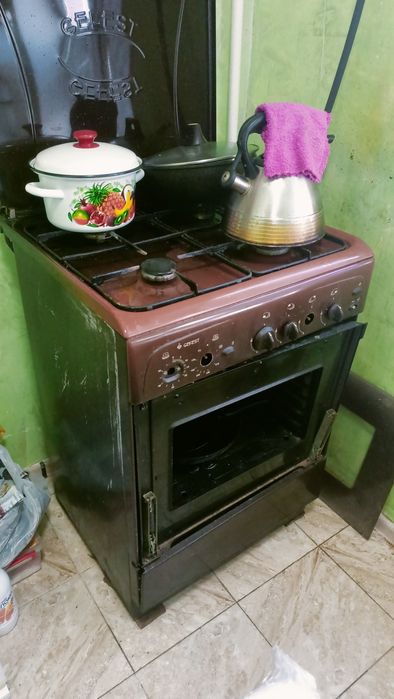 Срочно продам газовую плиту