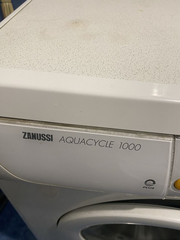 Продам на запчасти стиральную машинку zanussi aquacycle 1000