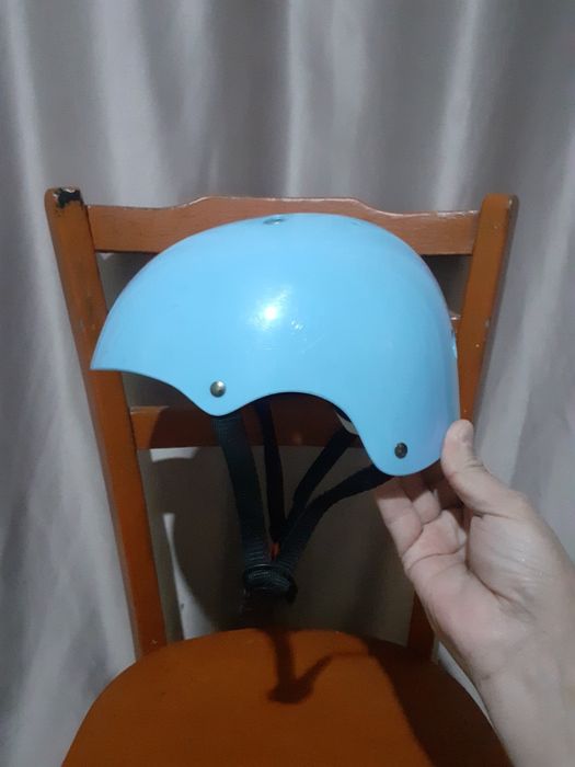 Продам шлем для велосипеда, самокотов б/у недорого