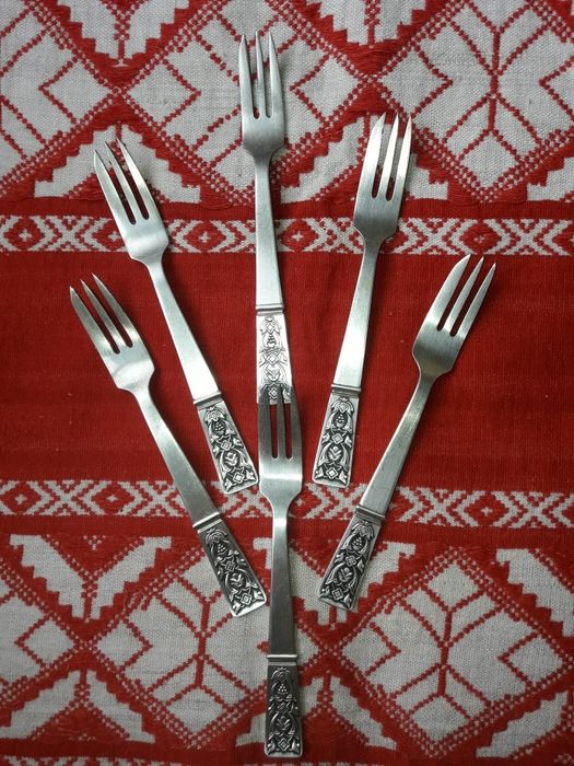 Продам мельхиоровые вилки.