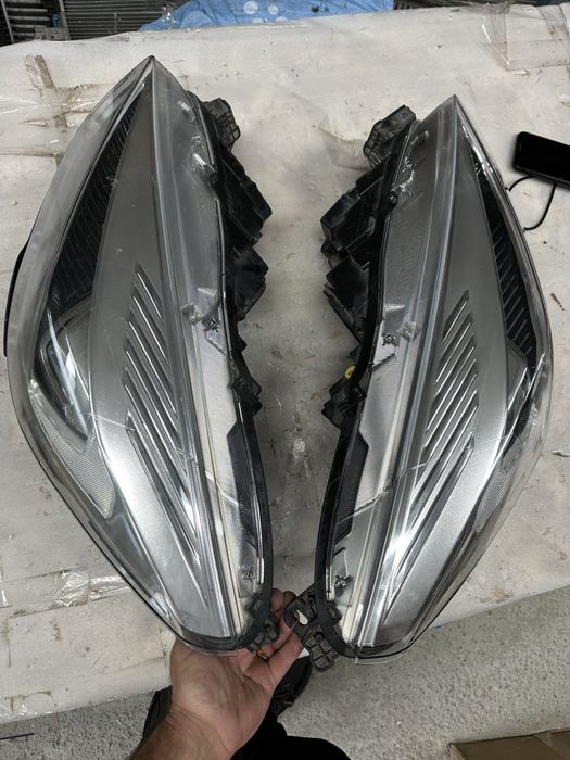 Faruri stânga dreapta ford kuga.2.facelift.