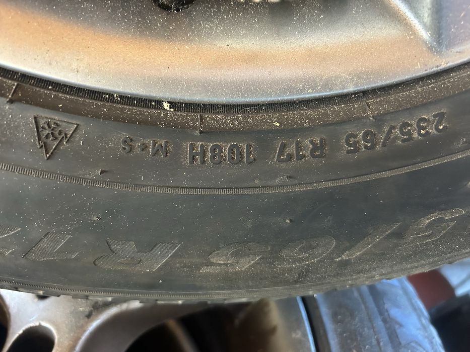 Vînd jante de mercedes ML 235/65/R17