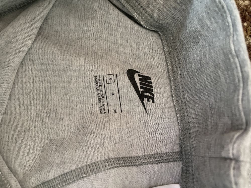 Colanti nike noi fara eticheta