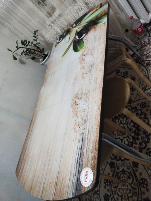 Срочно продам стол