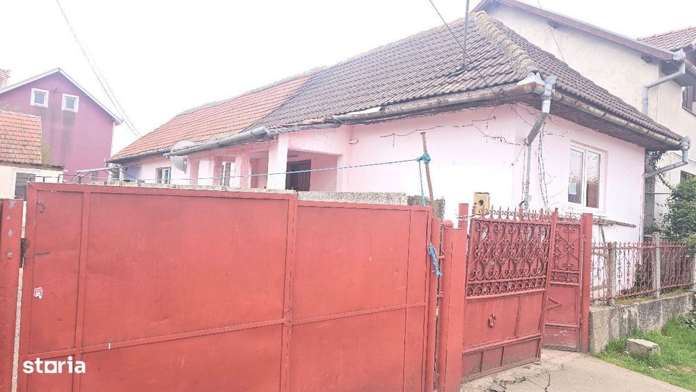 Vand casa in Deva, Dorobanti, SC: 121 mp, teren 308 mp, din anul 1995