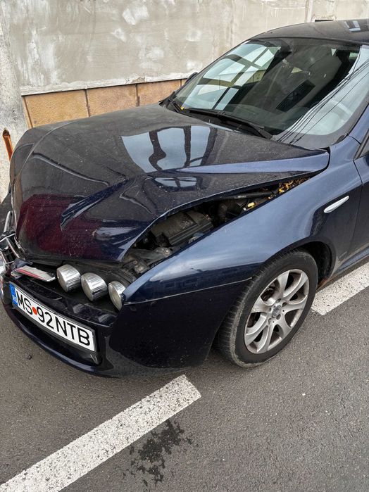 Alfa Romeo 159 1.9 JTDm 8v – Lovită față, motor bun – 211.565 km