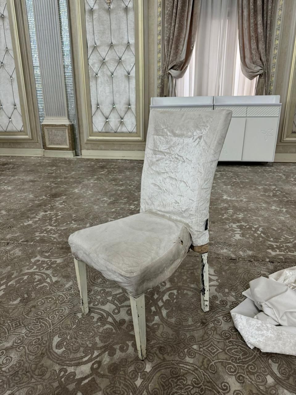 Орындықтар бар жағдайы жаксы