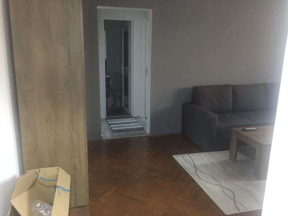 Inchiriez apartament cu 2 camere mobilat