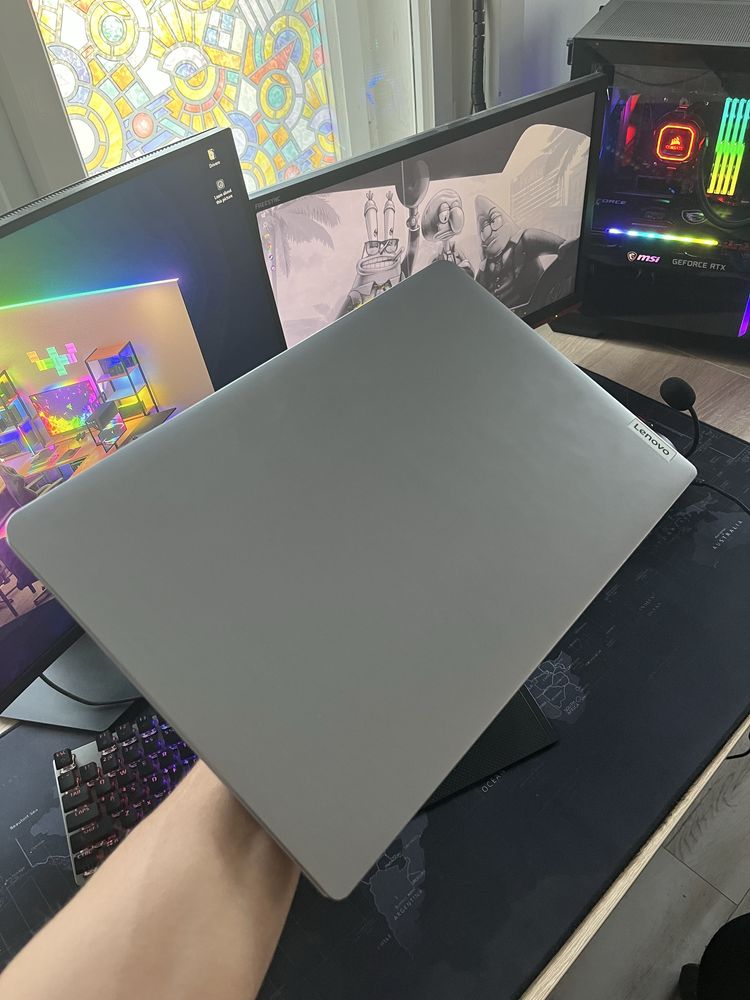 Laptop lenovo ryzen 3 5300u