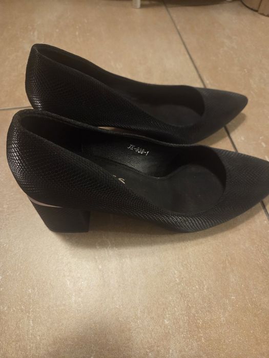 Дамски обувки с ток