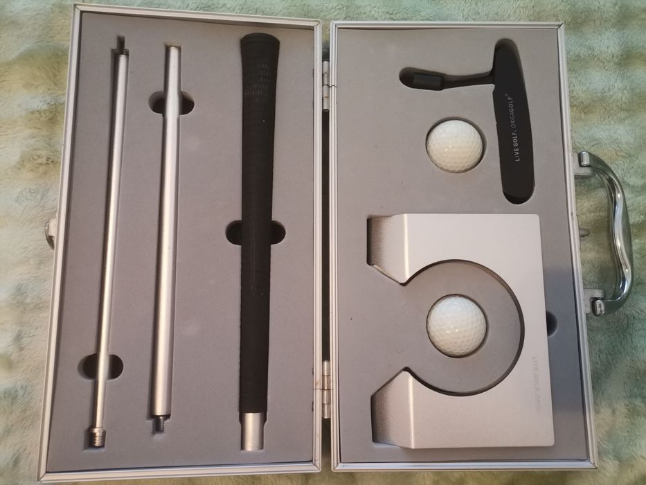 Офис Голф Комплект в Алуминиево Куфарче