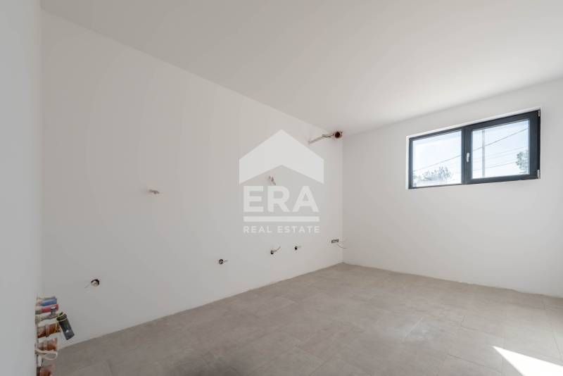 Продава се Офис в Варна, Виница - 35 кв.м за 1972 €/кв.м - Снимка #3