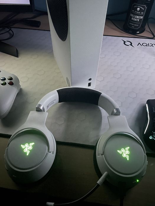 Xbox Series S + Casti 5.1 Surround Razer + Adaptor tastatura si mouse