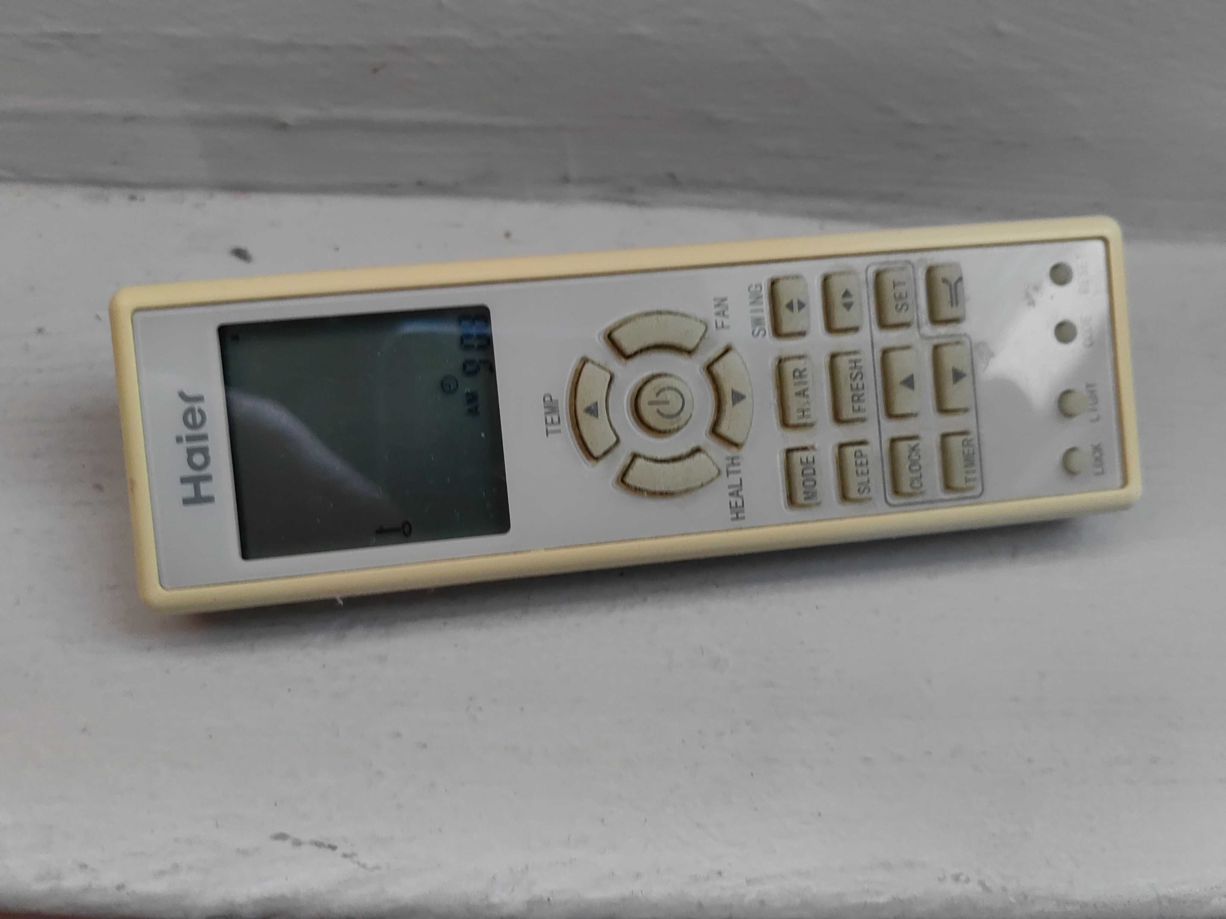 Продавам климатик Haier
