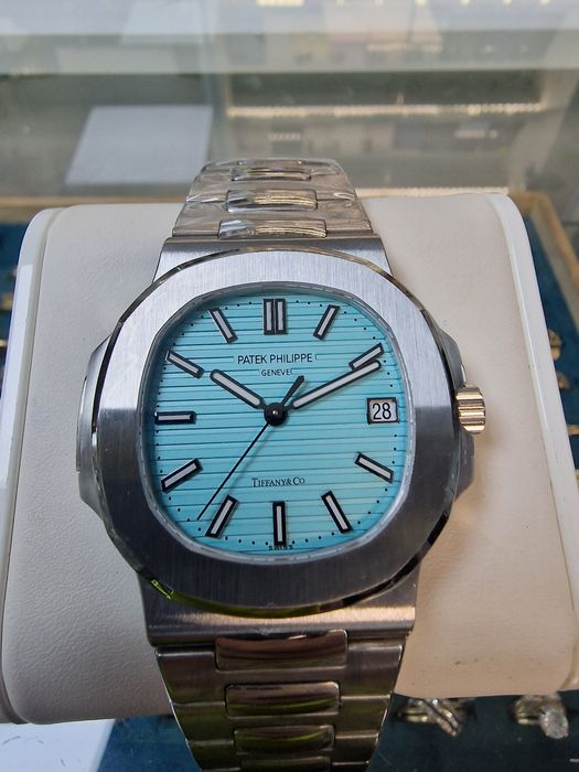 Amanet Vitan 107 Ceas Patek Nautilus Tiffany Nou