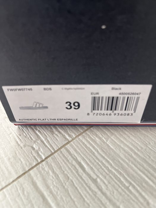 Кожени чехли Tommy Hilfiger