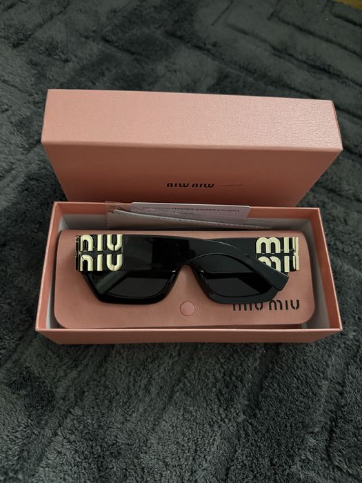 Ochelari de soare Miu Miu