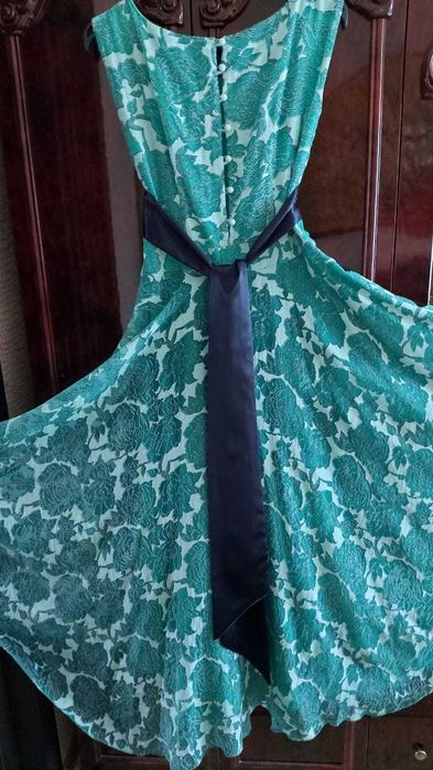 Продам нарядное платье