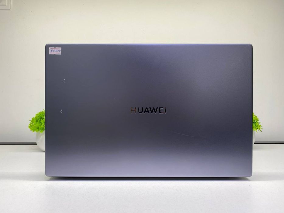 Huawei core i5-11  Ram 8 gb SSD 512 gb