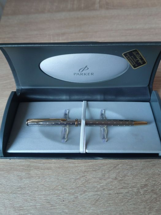 Pix Parker Insigna Pearl vintage