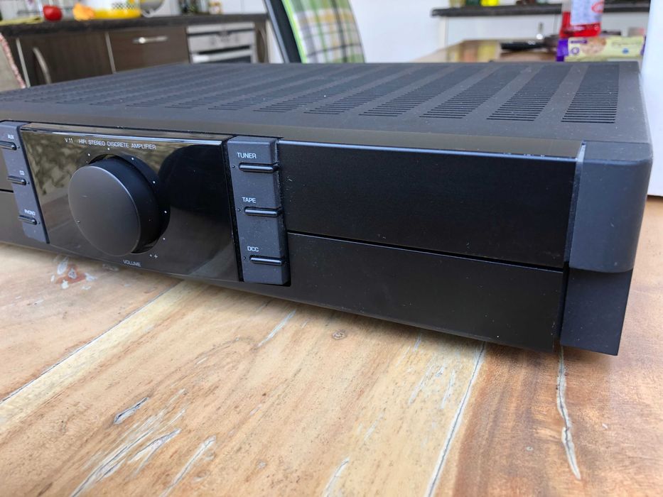 Стерео усилвател Grundig