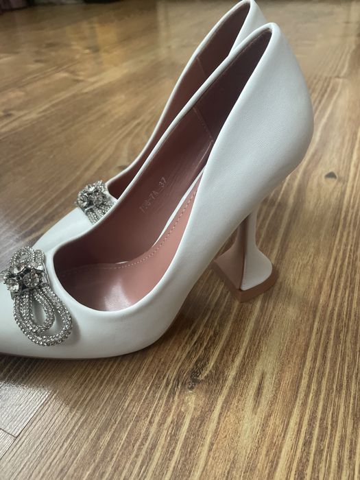 продаю туфли 37го размера, в отличном состоянии