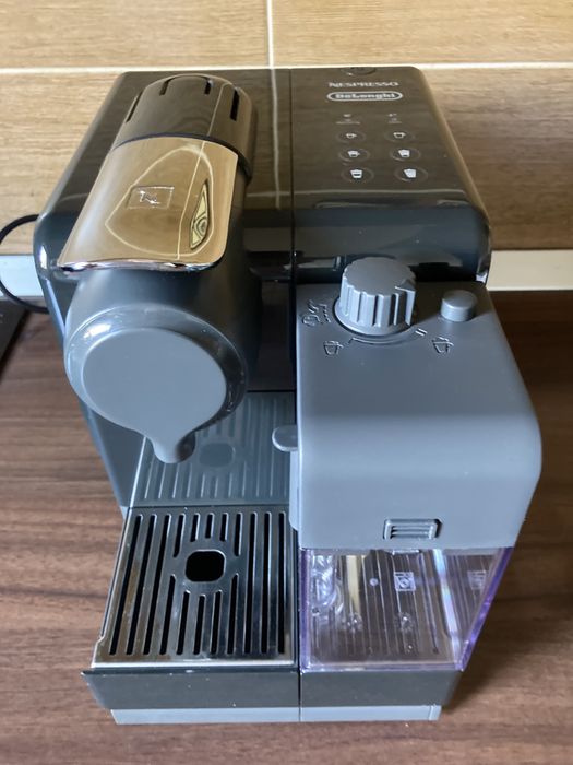 Espressor DeLonghi Nespresso Lattissima Touch