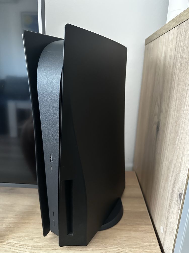 PlayStation 5 black + fete originale albe+ controller negru