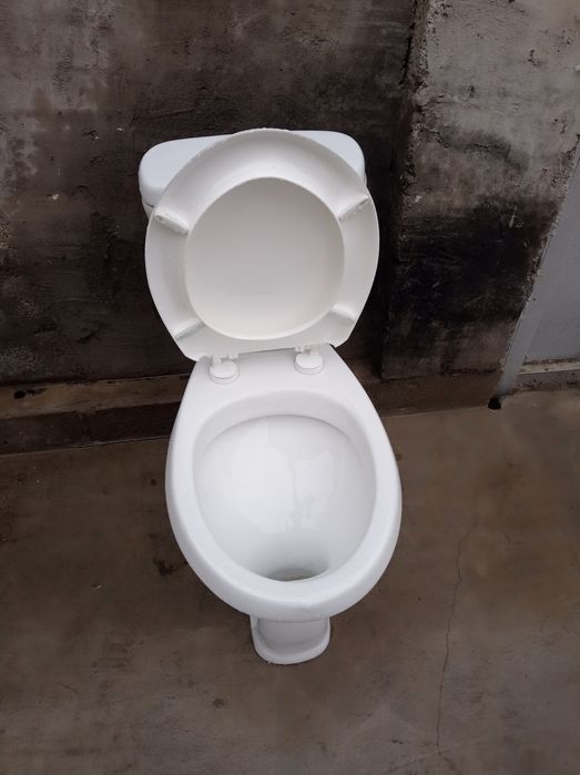 Унитаз продаётся